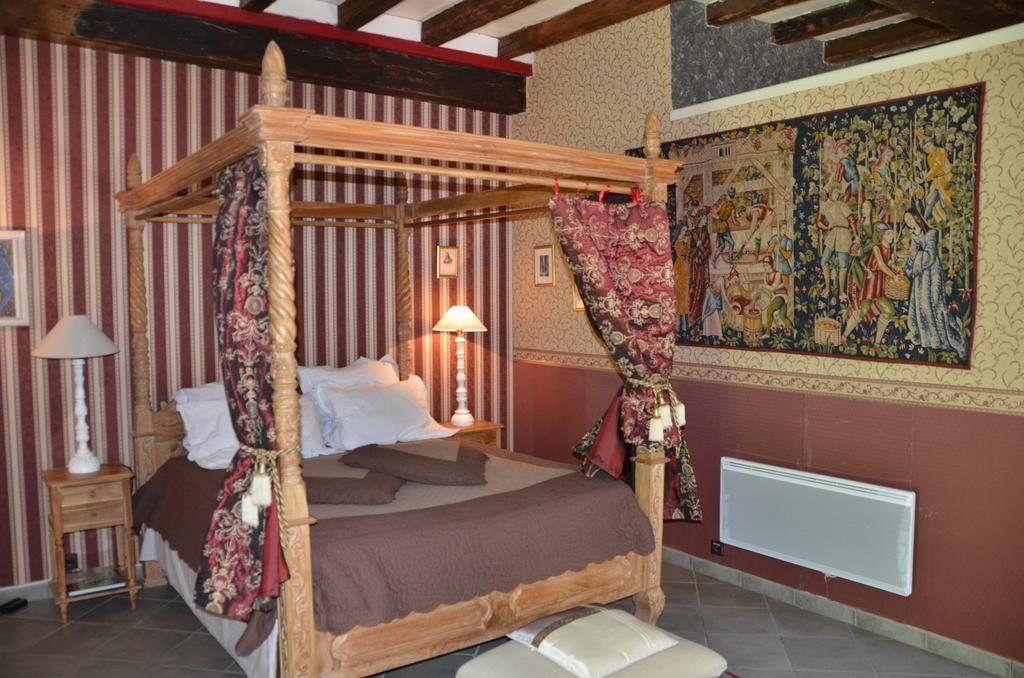 로슈포르트엥테르 La Tour Du Lion B&B 외부 사진